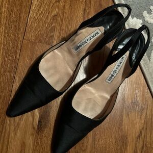 Manolo  Blahnik    kitten heels size 39